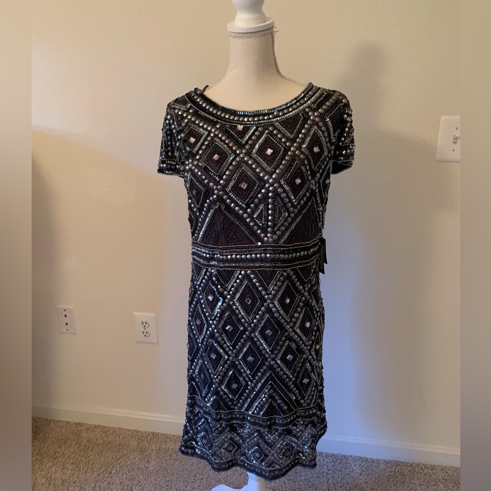 Adrianna Papell Gray/Sliver Short Sleeve Sequin Dress